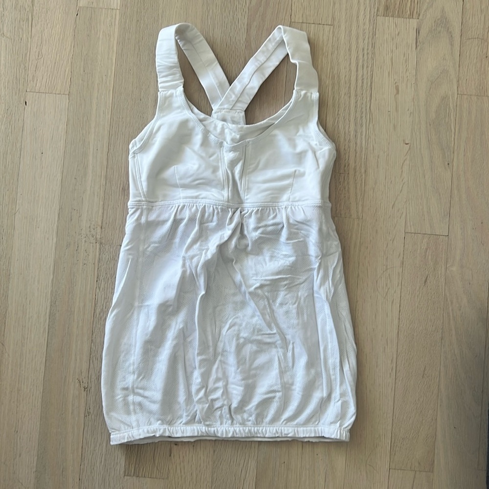 Lululemon fitness top white